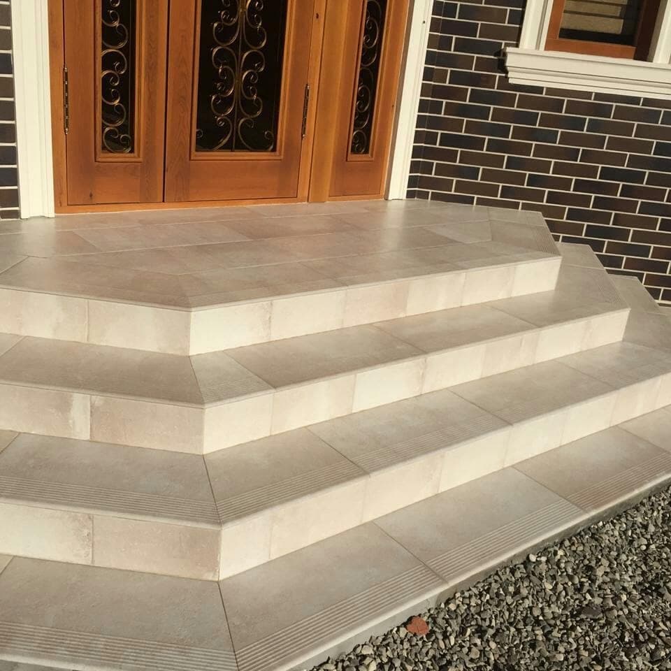 Крыльцо в три ступени у входной группы, клинкер Paradyz Scandiano Beige