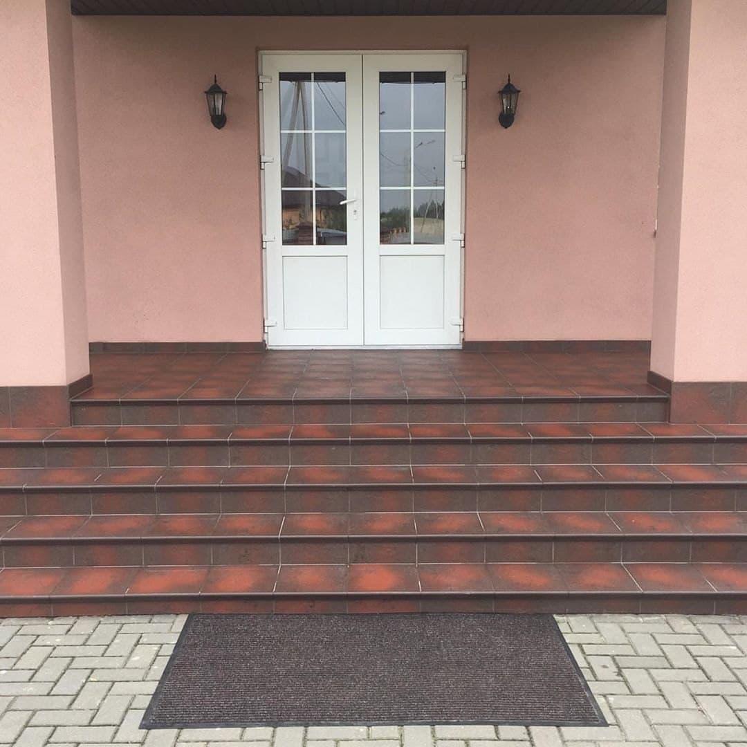 Входная группа с терракотовыми ступенями, клинкер Paradyz Semir Rosa